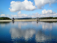 Möhnetalsperre - Blick auf die wasserseitige Staumauer